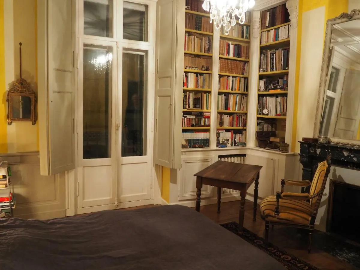 Le Quatre Bed and Breakfast Rennes Frankrike